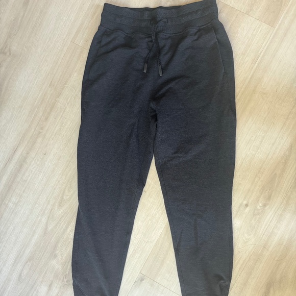Lululemon Joggers - Women's Size 2 - Picture 1 of 4